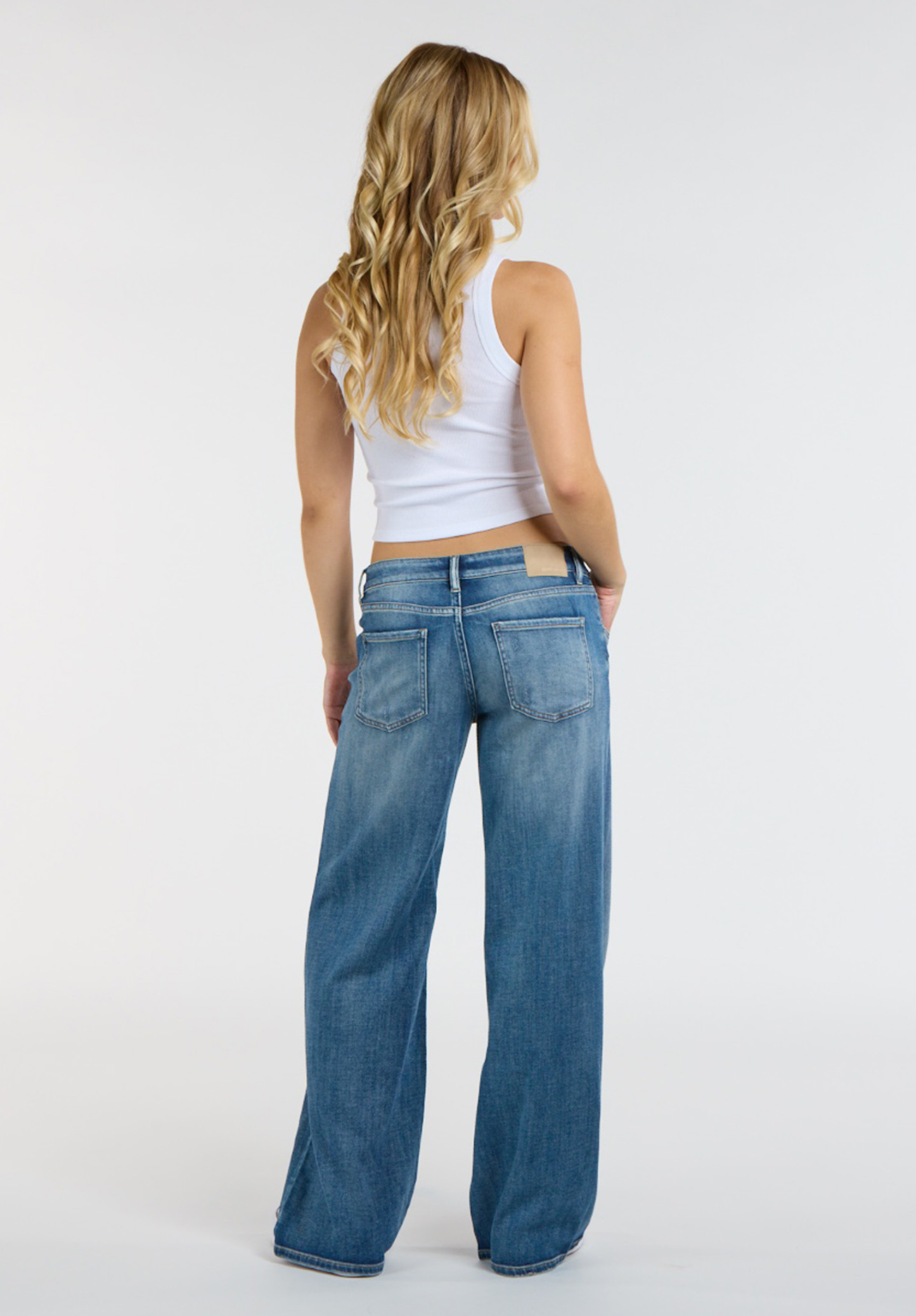 BILLIE - MEDIUM TINT WASH
